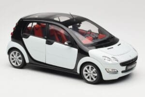 Smart Forfour Бял Kyosho 1:18 0019141V001C01Q00 Метал — снимка 6 от 8