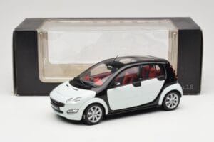 Smart Forfour Бял Kyosho 1:18 0019141V001C01Q00 Метал — снимка 8 от 8