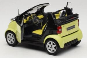 Smart Fortwo 450 Cabrio Жълт Minichamps 1:18 0012889V001C49Q00 Метал — снимка 5 от 8