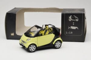 Smart Fortwo 450 Cabrio Жълт Minichamps 1:18 0012889V001C49Q00 Метал — снимка 8 от 8
