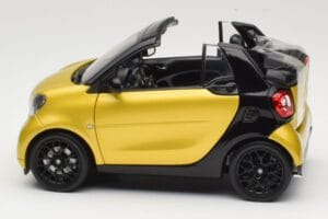 Smart Fortwo 453 Кабриолет Черен И Жълт Norev 1:18 B66960289 Метал — снимка 4 от 8