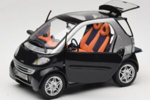 Smart Fortwo Черен Kyosho 1:18 0004830V000C08Q00 Метал — снимка 2 от 8