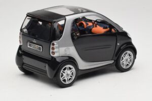 Smart Fortwo Черен Kyosho 1:18 0004830V000C08Q00 Метал — снимка 3 от 8
