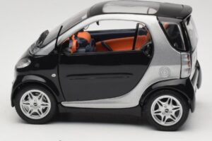 Smart Fortwo Черен Kyosho 1:18 0004830V000C08Q00 Метал — снимка 4 от 8