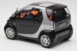 Smart Fortwo Черен Kyosho 1:18 0004830V000C08Q00 Метал — снимка 7 от 8