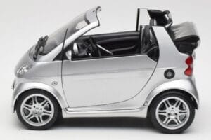 Smart Fortwo W450 Brabus Cabrio Сребрист Дилърско Издание Kyosho 1:18 0017769V001C05Q00 Метал — снимка 4 от 8