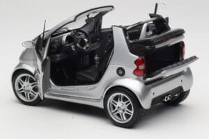 Smart Fortwo W450 Brabus Cabrio Сребрист Дилърско Издание Kyosho 1:18 0017769V001C05Q00 Метал — снимка 5 от 8