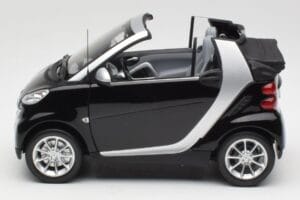 Smart Fortwo Кабриолет W451 Черен & Сребрист Minichamps 1:18 Q0022566V001C18Q00 Метал — снимка 4 от 8