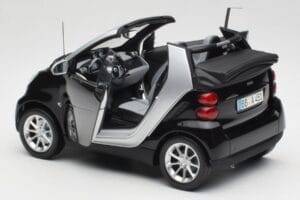 Smart Fortwo Кабриолет W451 Черен & Сребрист Minichamps 1:18 Q0022566V001C18Q00 Метал — снимка 5 от 8