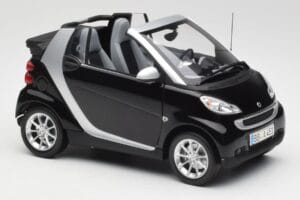 Smart Fortwo Кабриолет W451 Черен & Сребрист Minichamps 1:18 Q0022566V001C18Q00 Метал — снимка 6 от 8