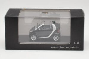 Smart Fortwo Cabrio Дълбоко Черен Minichamps 1:43 Q0022561V001C18Q00 Метал — снимка 4 от 4