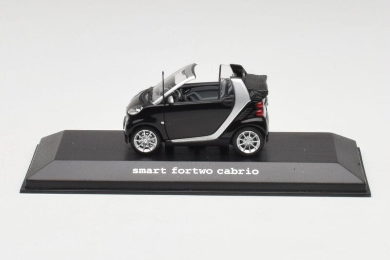 Smart Fortwo Cabrio Дълбоко Черен Minichamps 1:43 Q0022561V001C18Q00 Метал