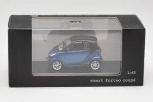Smart Fortwo Coupe Aqua Синьо Metallic & Черен Minichamps 1:43 Q0022558V001C77Q00 Метал — снимка 4 от 4
