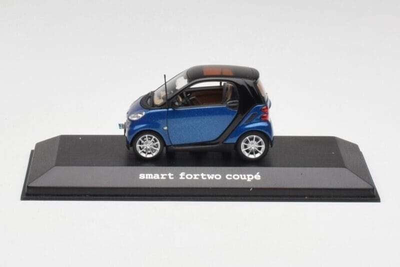 Smart Fortwo Coupe Aqua Синьо Metallic & Черен Minichamps 1:43 Q0022558V001C77Q00 Метал