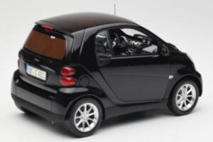Smart Fortwo Coupe W451 Deep Черен Minichamps 1:18 Q0022563V001C02Q00 Метал — снимка 3 от 8