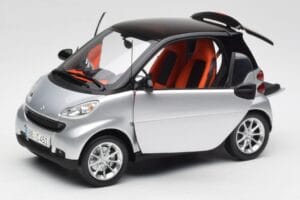 Smart Fortwo Coupe W451 Сребрист & Черен Minichamps 1:18 Q0022528V001C75Q00 Метал — снимка 2 от 8