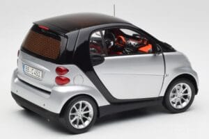 Smart Fortwo Coupe W451 Сребрист & Черен Minichamps 1:18 Q0022528V001C75Q00 Метал — снимка 3 от 8