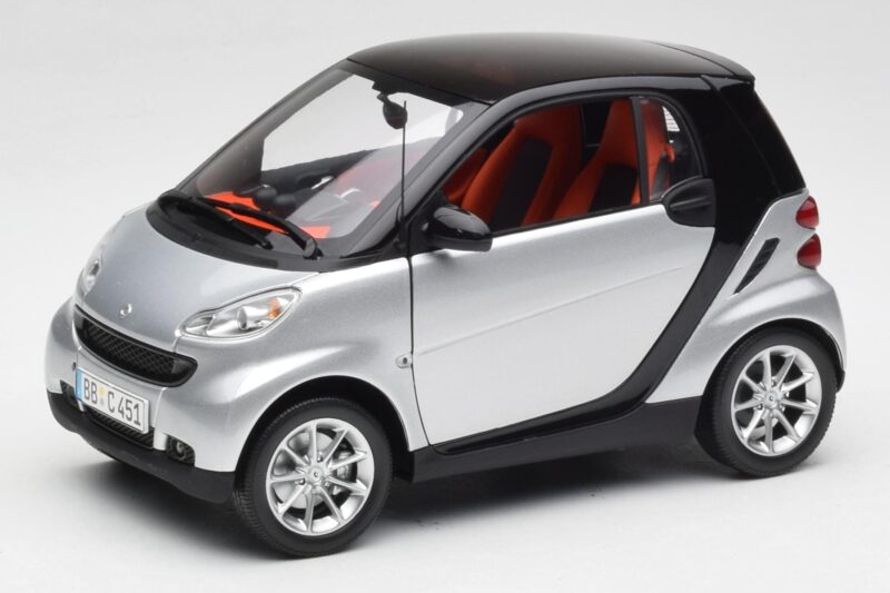 Smart Fortwo Coupe W451 Сребрист & Черен Minichamps 1:18 Q0022528V001C75Q00 Метал