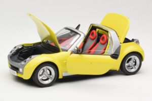 Smart Roadster 452 Жълт Bburago 1:18 34099-M2 Метал — снимка 2 от 8