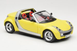 Smart Roadster 452 Жълт Bburago 1:18 34099-M2 Метал — снимка 6 от 8