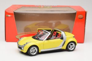 Smart Roadster 452 Жълт Bburago 1:18 34099-M2 Метал — снимка 8 от 8