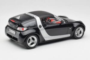 Smart Roadster Тъмносин Bburago 1:18 34917 Метал — снимка 3 от 8