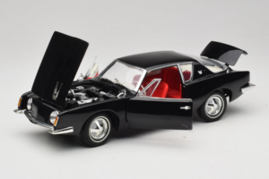 Studebaker Avanti Черен Signature Models 1:18 STUDEBAKER001 Метал — снимка 2 от 8