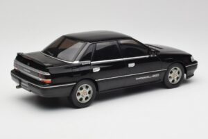 Subaru Legacy RS Черен IXO 1:18 18CMC131A Метал — снимка 2 от 6