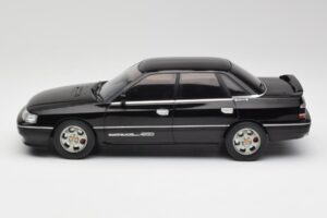 Subaru Legacy RS Черен IXO 1:18 18CMC131A Метал — снимка 3 от 6