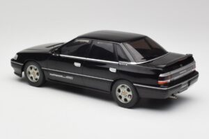 Subaru Legacy RS Черен IXO 1:18 18CMC131A Метал — снимка 5 от 6