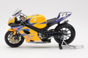 Suzuki GSX-R 1000 Team Alstare Corona Extra Y. Kagayama WSB 2005 Minichamps 1:12 122052271 Метал