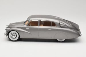 Tatra 87 Сив MCG 1:18 MCG18068 Метал — снимка 3 от 6