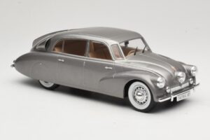 Tatra 87 Сив MCG 1:18 MCG18068 Метал — снимка 4 от 6