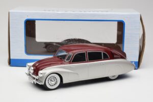 Tatra 87 Сребрист & Тъмночервен MCG 1:18 MCG18067 Метал — снимка 6 от 6