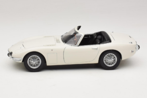 Toyota 2000 GT Кабриолет Бял James Bond Collection AUTOart 1:18 78731 Метал — снимка 4 от 8