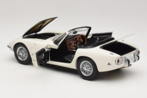 Toyota 2000 GT Кабриолет Бял James Bond Collection AUTOart 1:18 78731 Метал — снимка 5 от 8