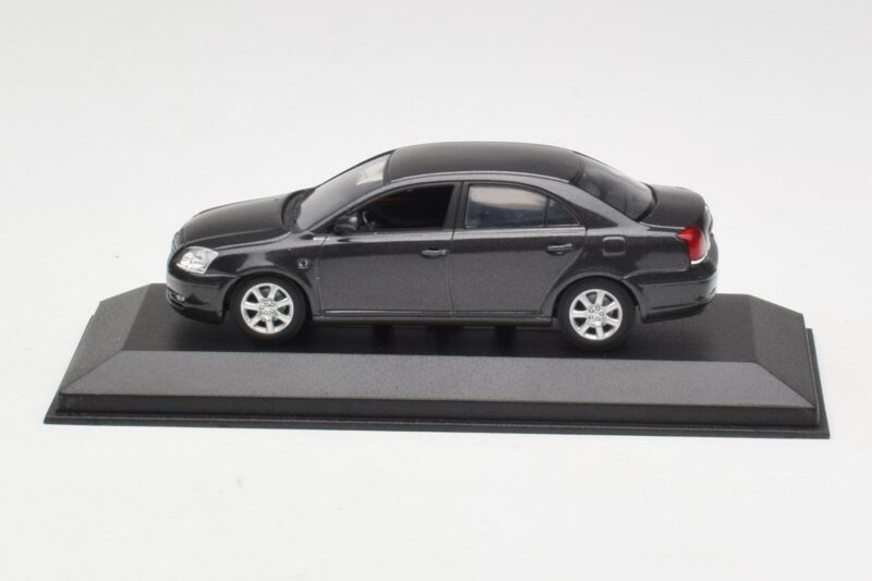 Toyota Avensis T250 Тъмносив Minichamps 1:43 TOYOTA003 Метал