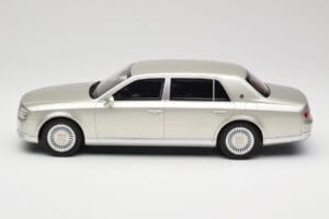 Toyota Century Silver Metallic Kyosho 1:18 KSR18036S Метал — снимка 3 от 6