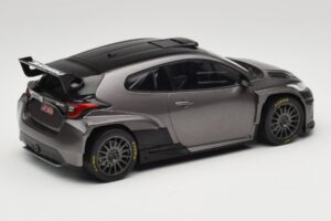 Toyota GR Yaris Rally2 Сив IXO 1:18 18CMC210 Метал — снимка 2 от 6