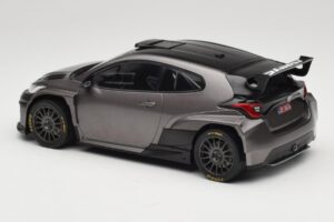 Toyota GR Yaris Rally2 Сив IXO 1:18 18CMC210 Метал — снимка 5 от 6