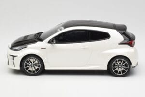 Toyota GRMN Yaris Rally Package Бял Otto 1:18 OT1071 Смола — снимка 3 от 6