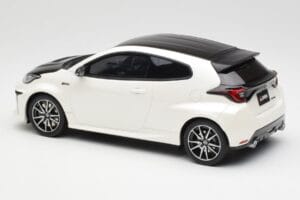 Toyota GRMN Yaris Rally Package Бял Otto 1:18 OT1071 Смола — снимка 5 от 6