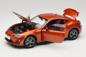 Toyota GT86 Червен Century Dragon 1:18 CD01 Метал — снимка 2 от 8