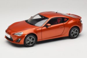 Toyota GT86 Червен Century Dragon 1:18 CD01 Метал
