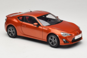 Toyota GT86 Червен Century Dragon 1:18 CD01 Метал — снимка 6 от 8