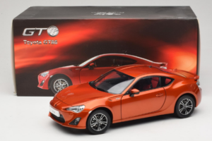Toyota GT86 Червен Century Dragon 1:18 CD01 Метал — снимка 8 от 8