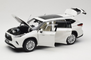 Toyota Highlander XU70 Бял OEM 1:18 26071-2011 Метал — снимка 2 от 8