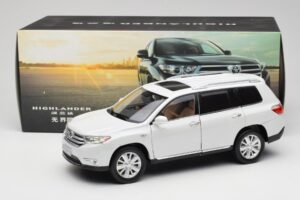 Toyota Highlander XU40 Бял Paudi Model 1:18 2043612-W1 Метал — снимка 8 от 8