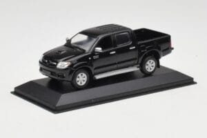 Toyota Hilux Черен Minichamps 1:43 400166662 Метал — снимка 2 от 4