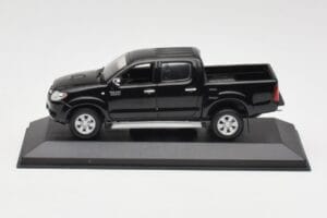 Toyota Hilux Черен Minichamps 1:43 400166662 Метал